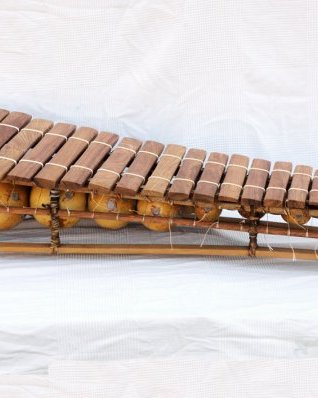 Bobo pentatonic balafon instrument 20 keys