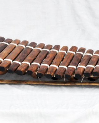 Mandinka diatonic balafon instrument 16 keys