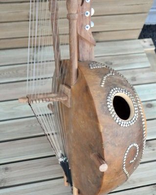 Kora instrument 21 strings