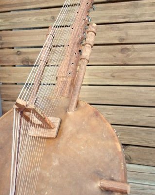Kora instrument 21 strings