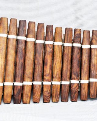 Mandinka diatonic balafon instrument 16 keys