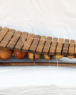 Bobo pentatonic balafon instrument 16 keys
