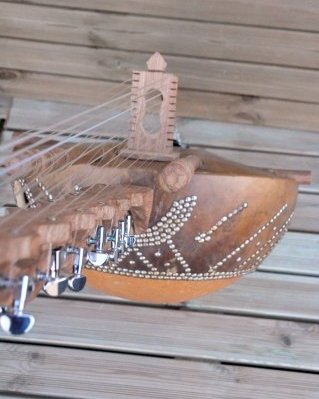 Kora instrument 21 strings